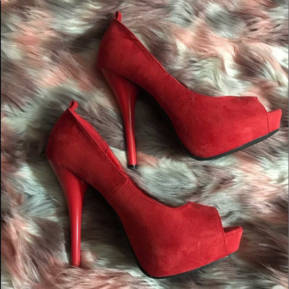 Red pumps